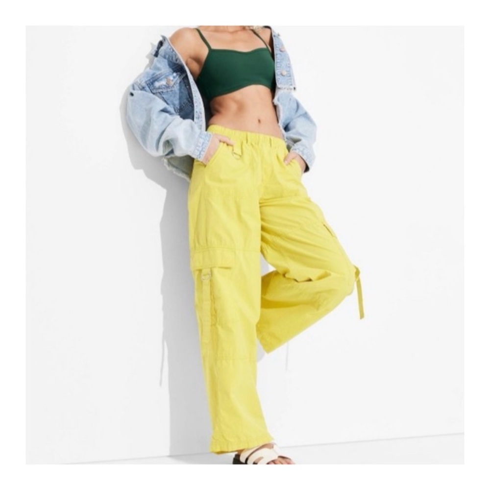 Wild Fable Pull On Elastic Waist Wide Leg
Cargo Pants Yellow Women's Size M